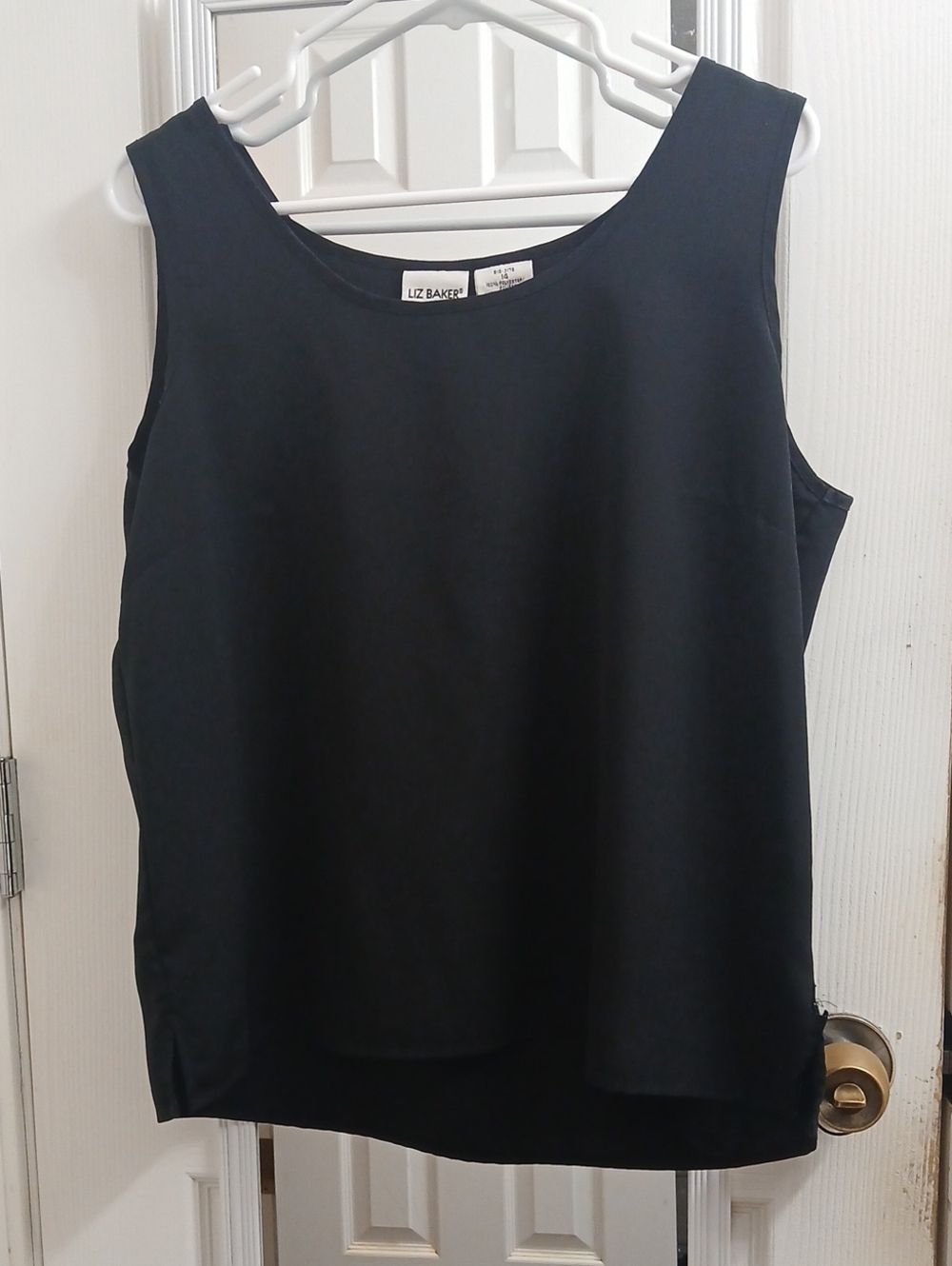 Liz Baker Black Sleeveless Scoop Neck Tank